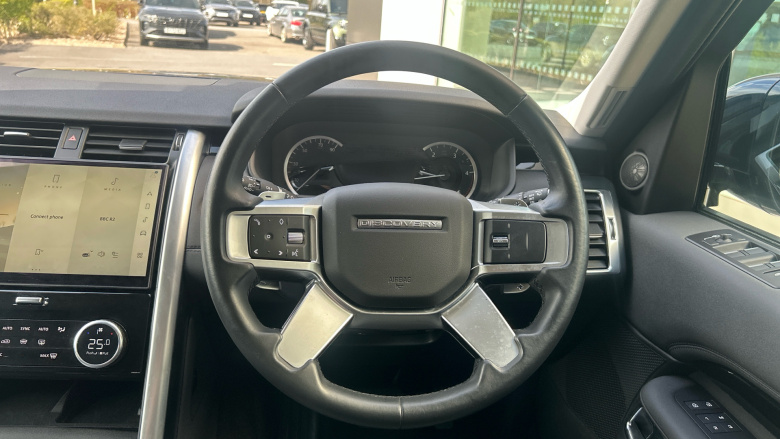 Land Rover Discovery 3.0 D300 S 5dr Auto Diesel Station Wagon